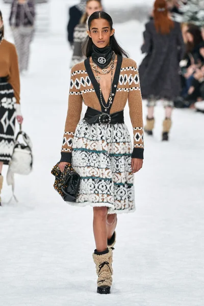 Look 24